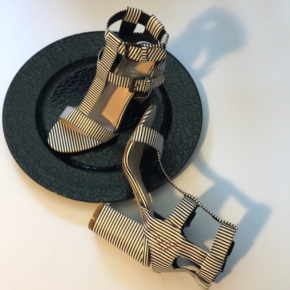BLACK & WHITE PINSTRIPED BLOCK HEEL SANDAL